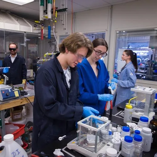 Mines students working in the VIPER lab