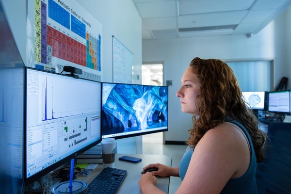 A Mines Geology student uses digital modeling tools to test and validate geological data.