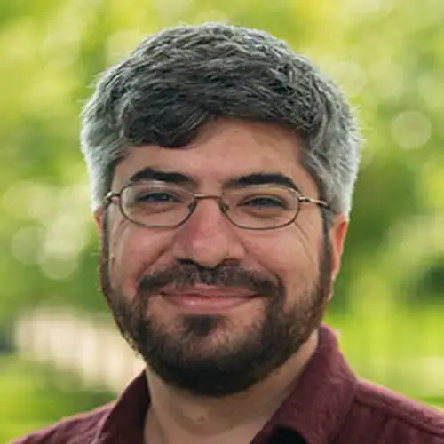 Gabriel Fierro headshot