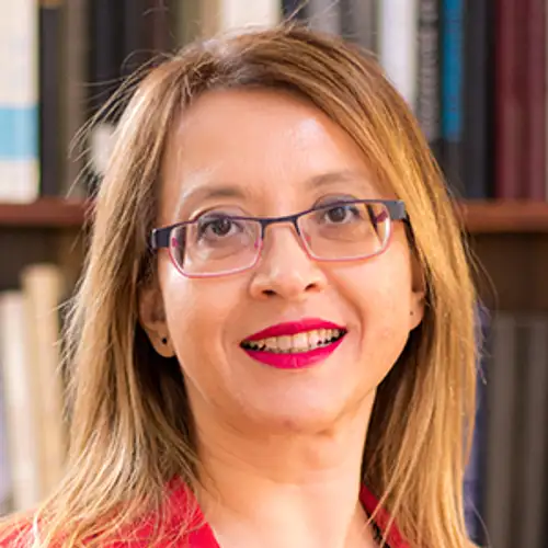 Sebnem Düzgün headshot
