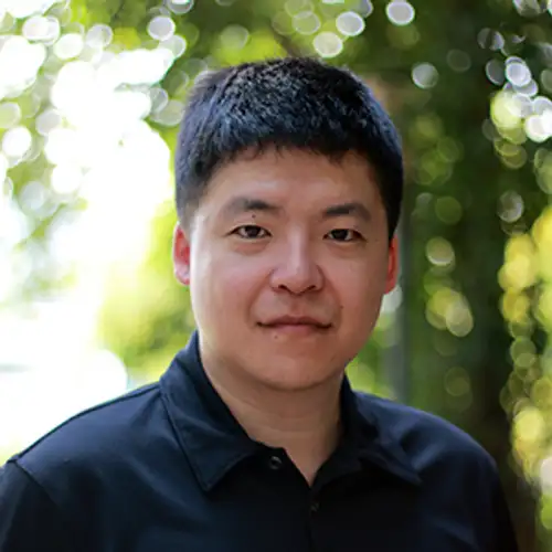 Zibo Wang headshot