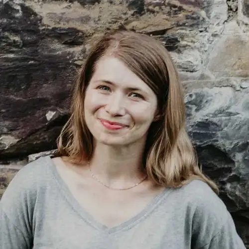 Elizabeth Reddy headshot