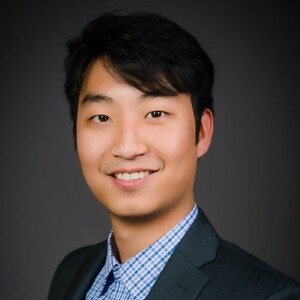 Alexander Pak headshot