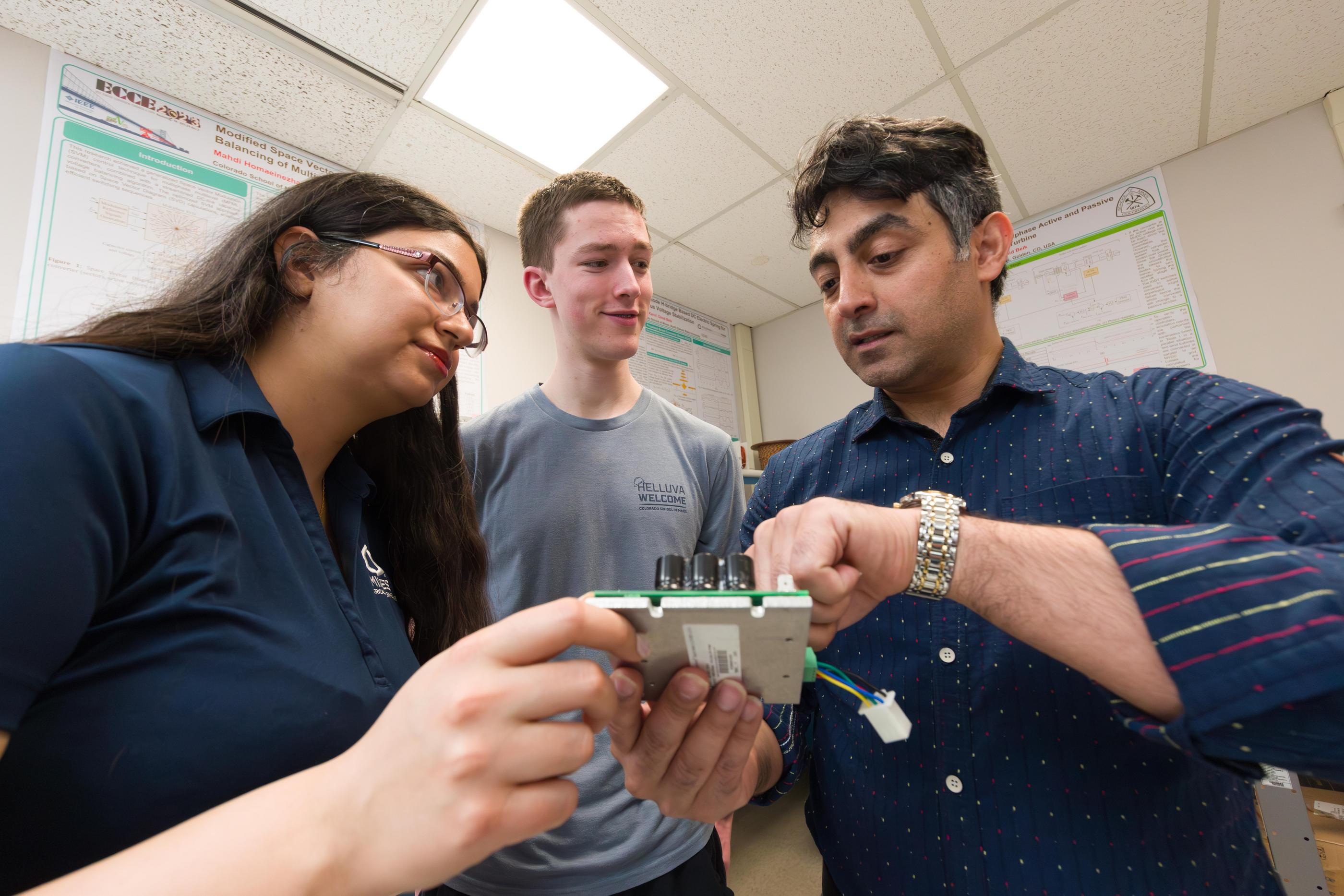 Assistant Professor of Electrical Engineering Omid Beik wins NASA Early Career Faculty Award