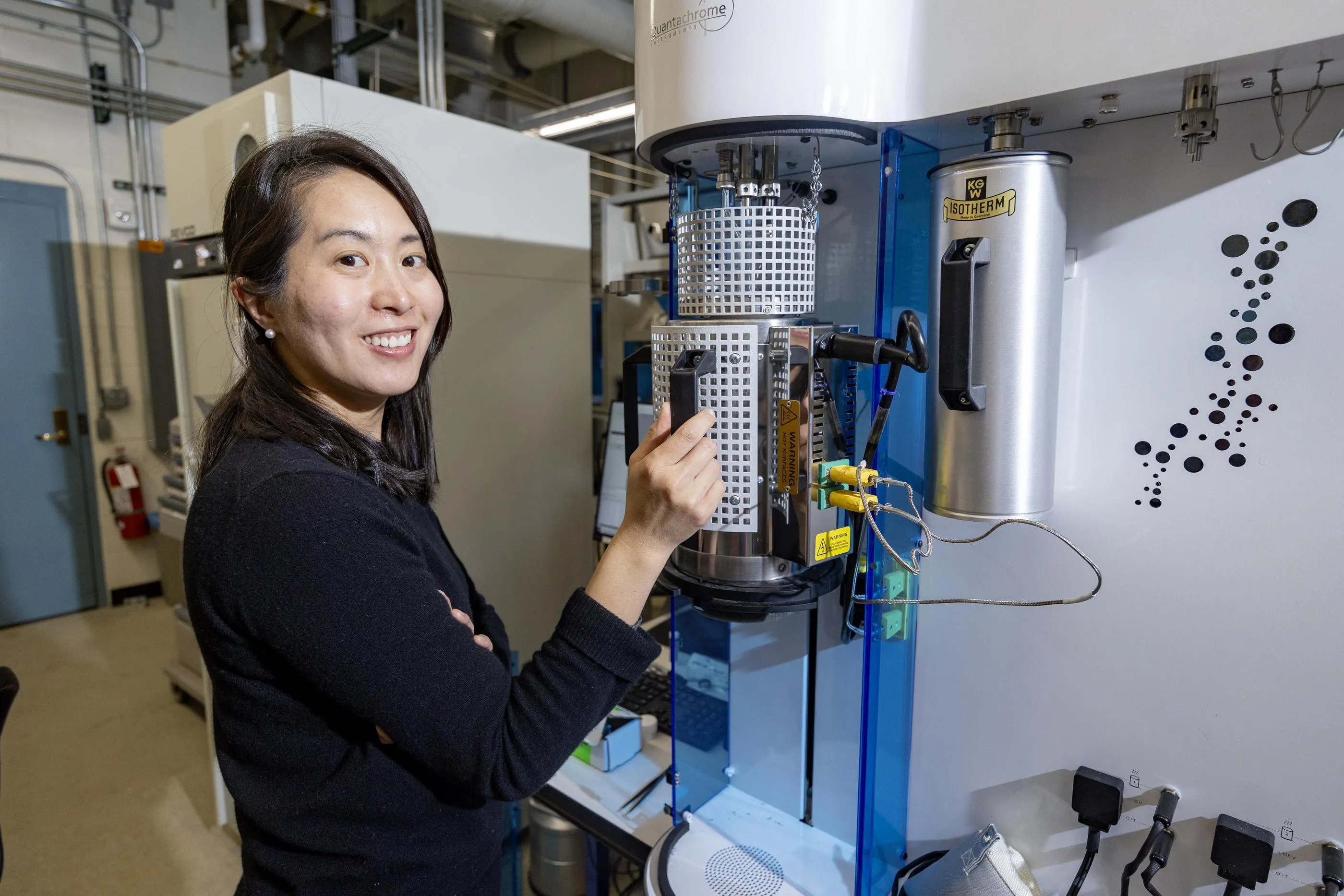 Stephanie Kwon in lab